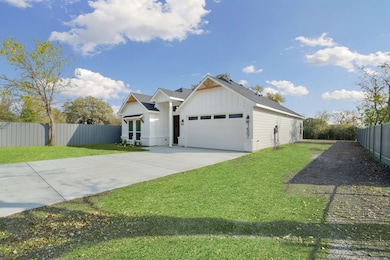 1607 Amanda Ave, Fort Worth, TX 76105 - photo 4