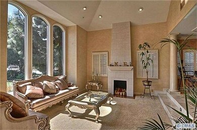 Cozy Fireplace in Living Room