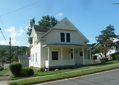 307 Second St SW, Pulaski, VA 24301 - photo 2