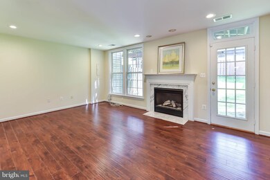 46687 Cavendish Square, Sterling, VA 20165 - photo 4