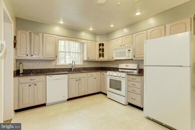 1515 Springlake Way S, Sykesville, MD 21784 - photo 6