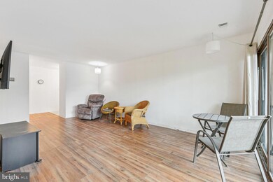9715 Kings Crown Ct unit 2, Fairfax, VA 22031 - photo 3