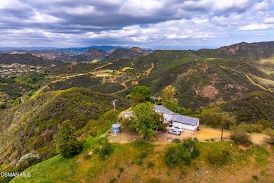 102 W Carlisle Rd, Thousand Oaks, CA 91361 - photo 4