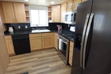 2486 N 690 W, Clearfield, UT 84015 - photo 4