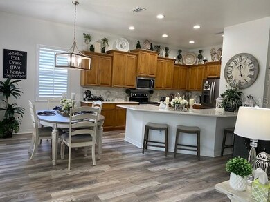 Kitchen and eat-in breakfast nook