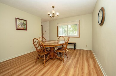 1124 Oleson Rd, Waterloo, IA 50702 - photo 3