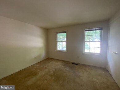 20531 Strath Haven Dr, Montgomery Village, MD 20886 - photo 7