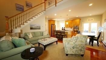 24 Concord Dr unit A, Middletown, RI 02842 - photo 6