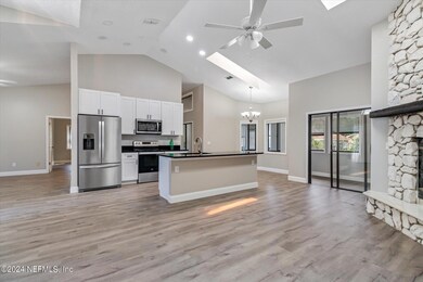 04-10 Falls Place - 4