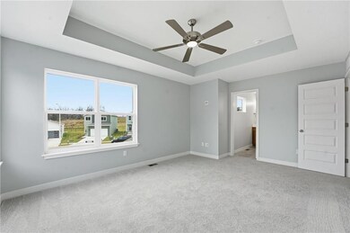 706 Glenn Cir, Raymore, MO 64083 - photo 4