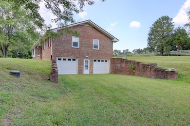 5581 Bryant Hollow Rd, Cunningham, TN 37052 - photo 4