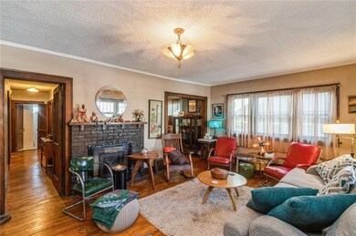 1142 39th St, Des Moines, IA 50311 - photo 3