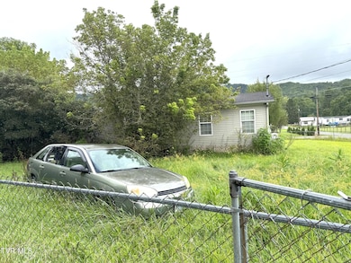 DOUBLEWIDE REAR FROM DRIVEWAY