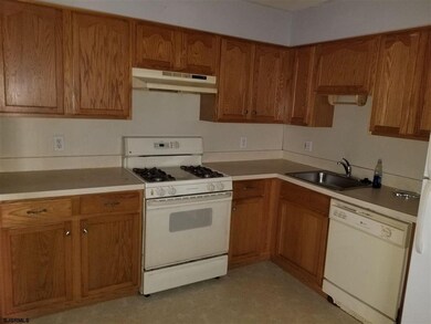 6 Oyster Bay Rd unit C, Absecon, NJ 08201 - photo 3