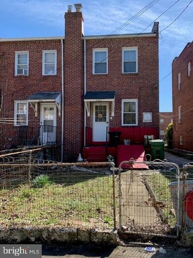 822 Dumbarton Ave, Baltimore, MD 21218 - photo 3