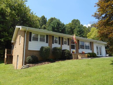 1403 Valley View Dr, Johnson City, TN 37601 - photo 2