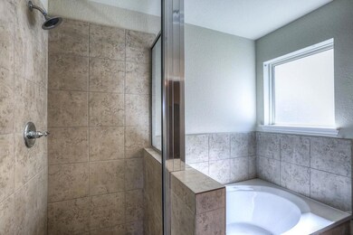 4727 Alluvial Cir, Alvin, TX 77511 - photo 4