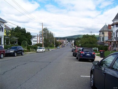227 S 3rd St, Lehighton, PA 18235 - photo 4