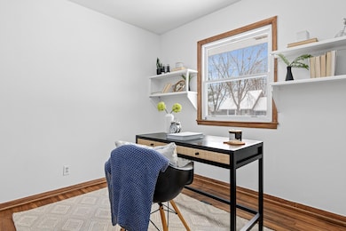 5762 Schutta Rd, Saint Paul, MN 55126 - photo 4