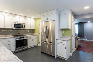 67 Kienia Rd unit B, Hudson, NH 03051 - photo 4