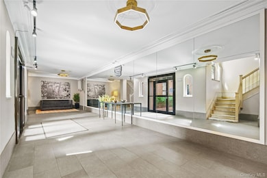 1506 Overing St unit 6-C, Bronx, NY 10461 - photo 2