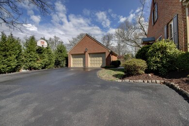2-Car Detached Garage