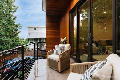 4815 Evanston Ave N unit B, Seattle, WA 98103 - photo 3