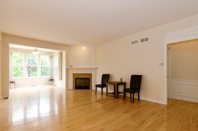 4201 Whitehall Ln, Algonquin, IL 60102 - photo 2