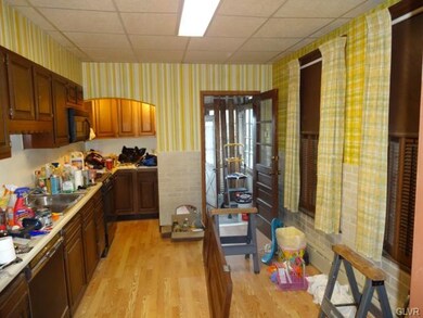 737 N 4th St, Allentown, PA 18102 - photo 4