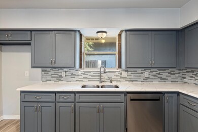 1902 Yorkstown Dr, Ennis, TX 75119 - photo 5