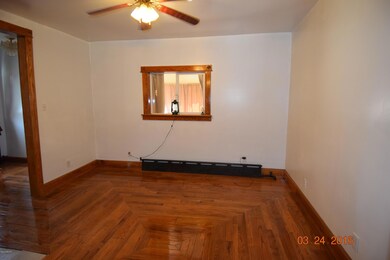 Family room 1