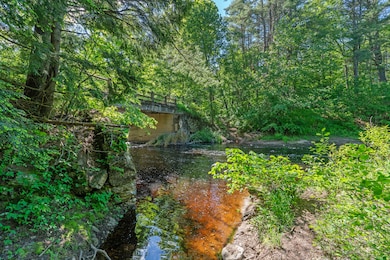 99 Ridlon Rd, Berwick