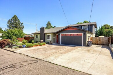 100 Princess Way, Central Point, OR 97502 - photo 3