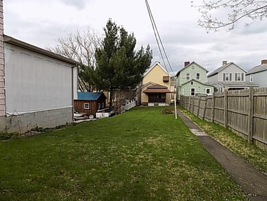 437 Longfellow St, Vandergrift, PA 15690 - photo 7