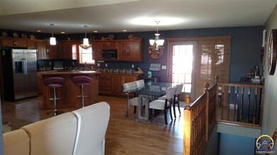 3328 SW 47th Ct, Topeka, KS 66610 - photo 6