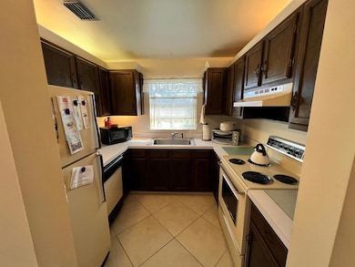 62 Woodland Dr unit 201, Vero Beach, FL 32962 - photo 3