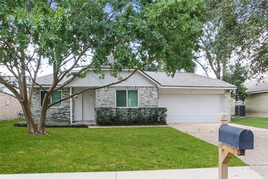 7647 Western Oak Ln, Houston, TX 77040 - photo 2