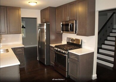 1005 Heathrow Ct, Wheaton, IL 60189 - photo 3