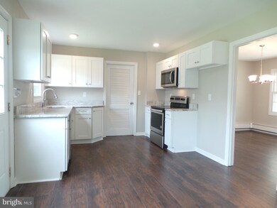 28 Plumtree Ln, Willingboro, NJ 08046 - photo 7