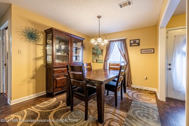 11945 Whispering Pines Dr, Olive Branch, MS 38654 - photo 5