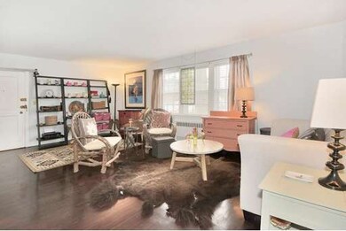 35 Hammond Pond Pkwy unit 2, Chestnut Hill, MA 02467 - photo 4