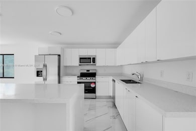 152 NW 18th St, Homestead, FL 33030 - photo 5