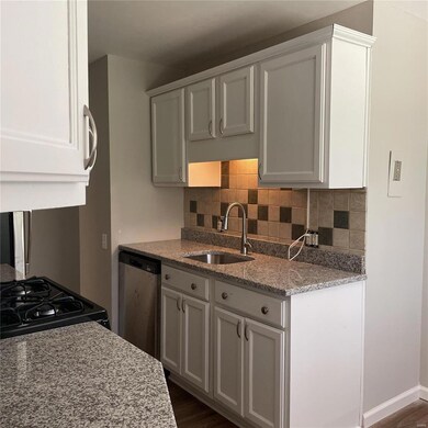 10708 Hallwood Dr, Saint Louis, MO 63136 - photo 6