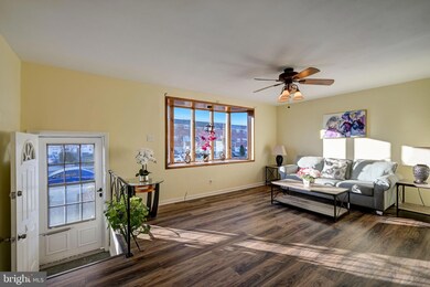 12030 Waldemire Dr, Philadelphia, PA 19154 - photo 3