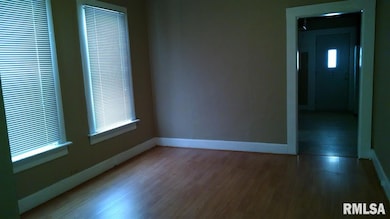 1931 W 4th St, Davenport, IA 52802 - photo 6