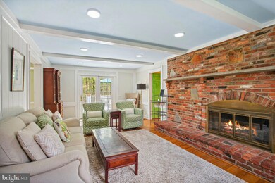 8804 Fox Hills Trail, Potomac, MD 20854 - photo 5