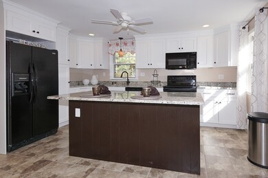 8 Taylor Ave, Burlington, MA 01803 - photo 6