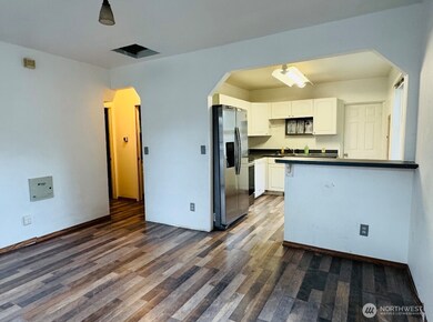 10645 21st Ave SW, Seattle, WA 98146 - photo 2