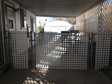 4568 W Rosamond Blvd unit 5, Rosamond, CA 93560 - photo 3