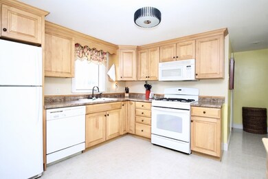 95 Hanian Dr, East Weymouth, MA 02189 - photo 5